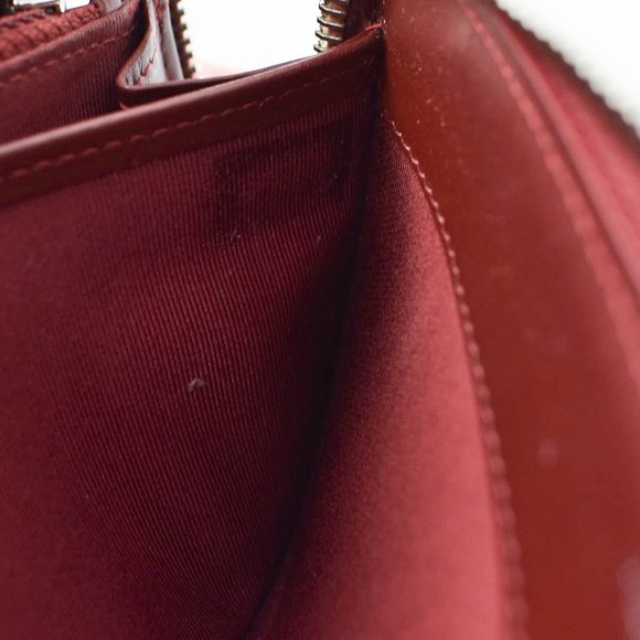 CHANEL: Burgundy Quilted Leather CC Logo Wallet nu - Picture 10 of 10
